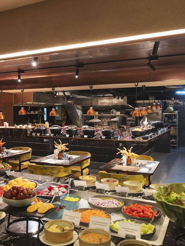Restaurants & Bars
