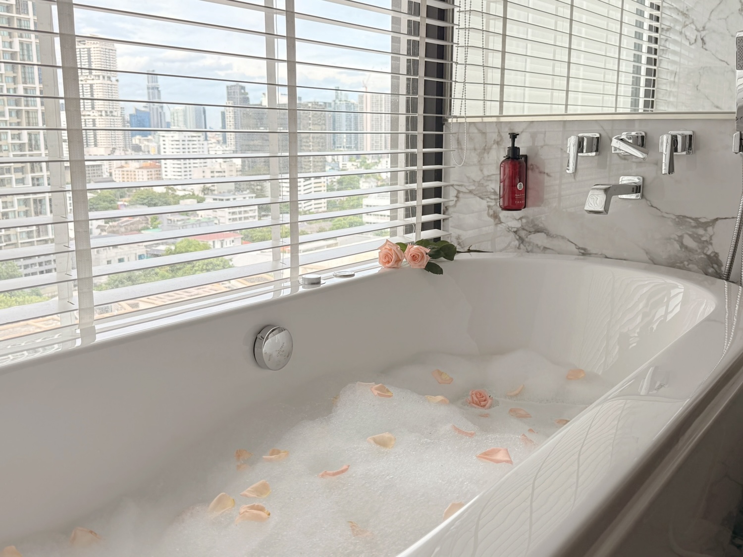 JACUZZI SUITE