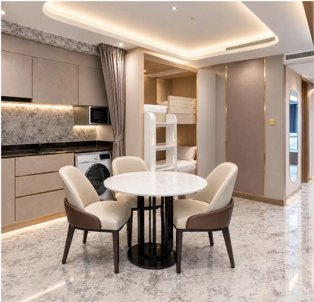 JUNIOR FAMILY SUITE